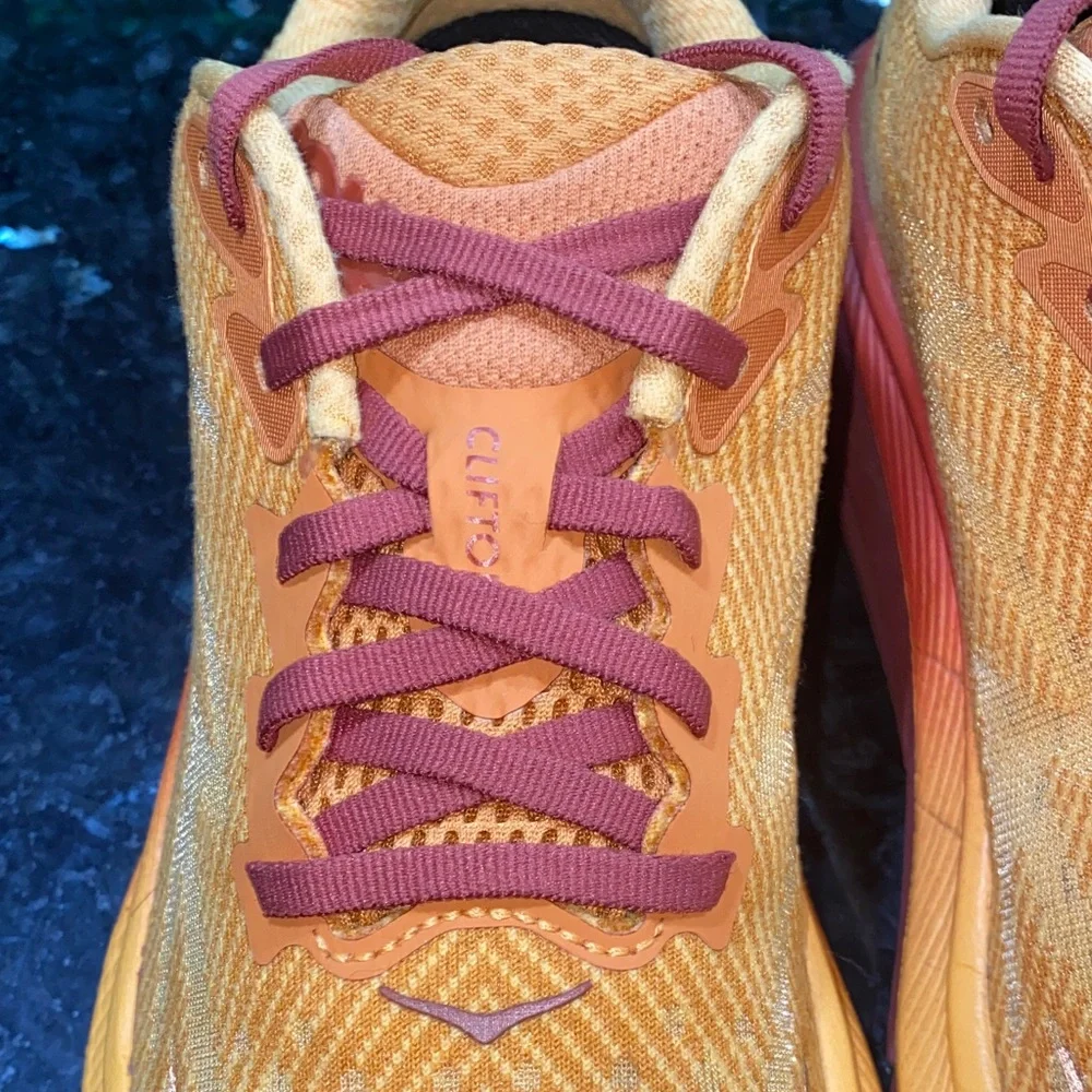 Hoka One One Clifton 9 Running Shoes Size 6.5 Amber Haze/ Sherbert - Picture 6 of 16